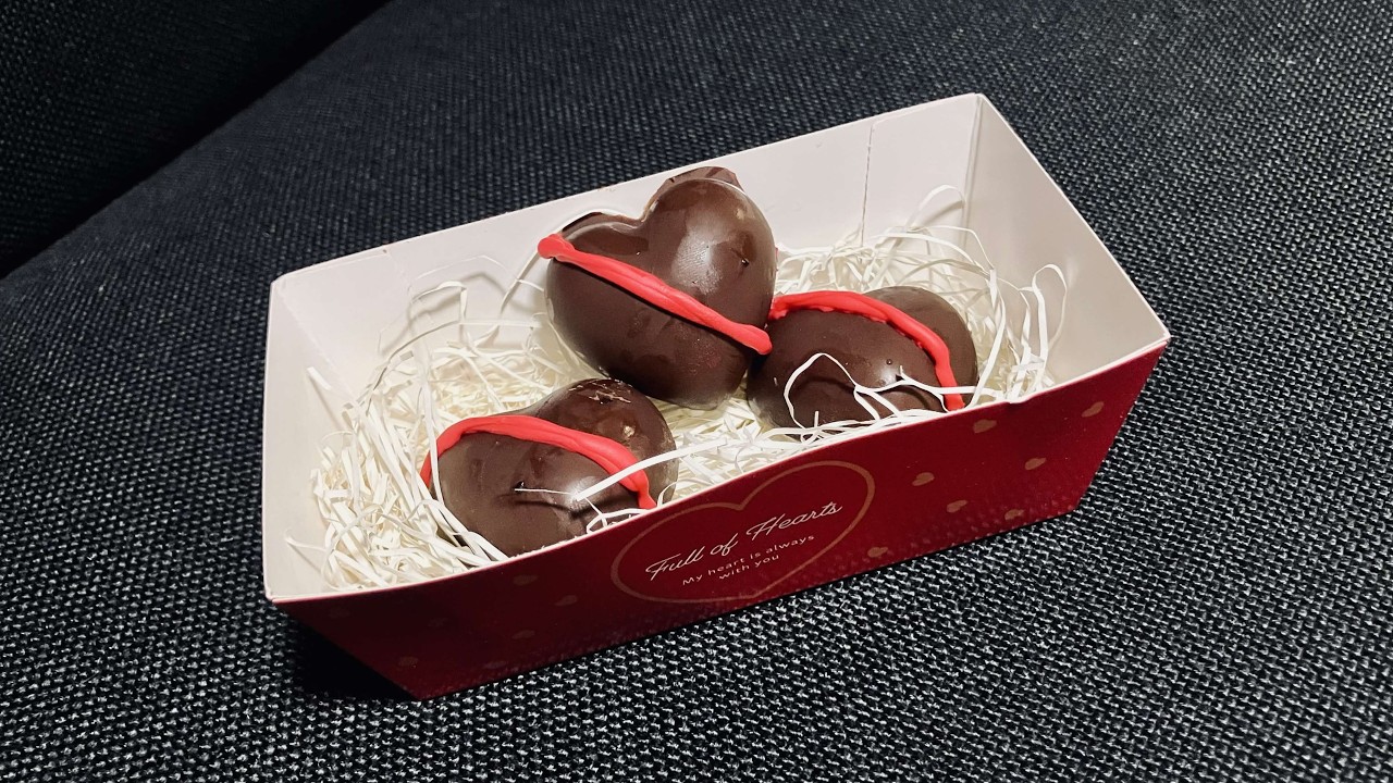 いつもいい子にしてるご褒美だよ