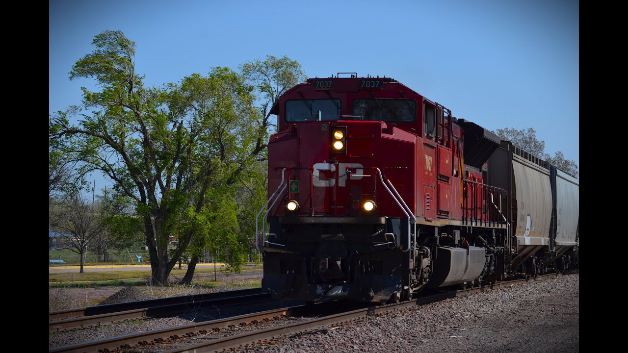 4-12-2025 | Run Through Grainers, Ex-SP Leader, and Amtrak