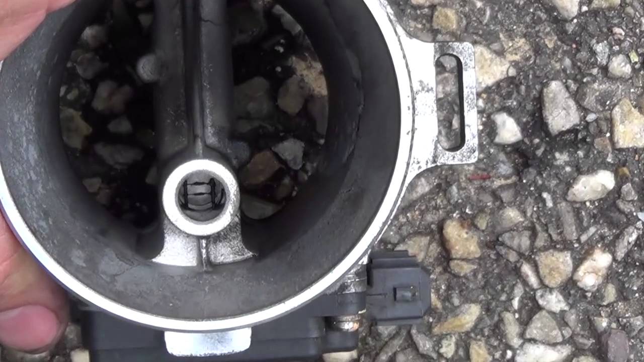 Luftmassenmesser reinigen mit Bremsenreiniger