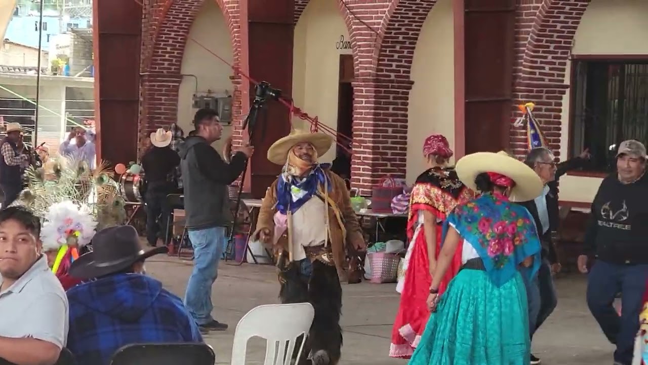 San miguel cuevas oaxaca.... esta de fiesta