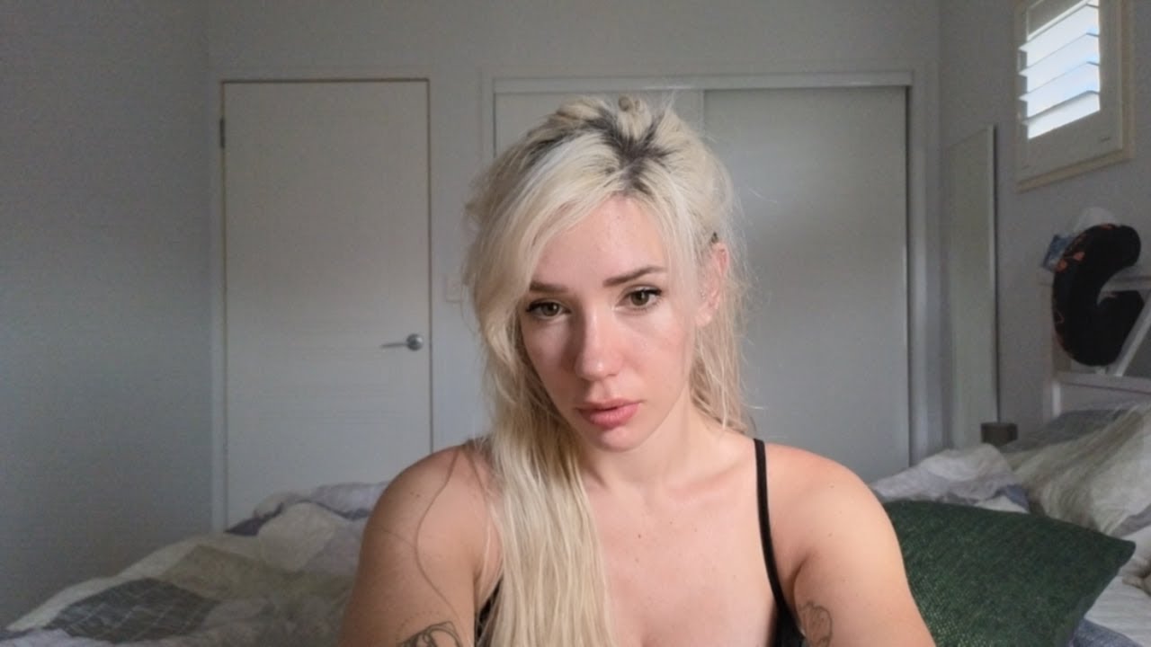 “Women are DONE WITH MEN” (the 4B Movement) | Just Chatting