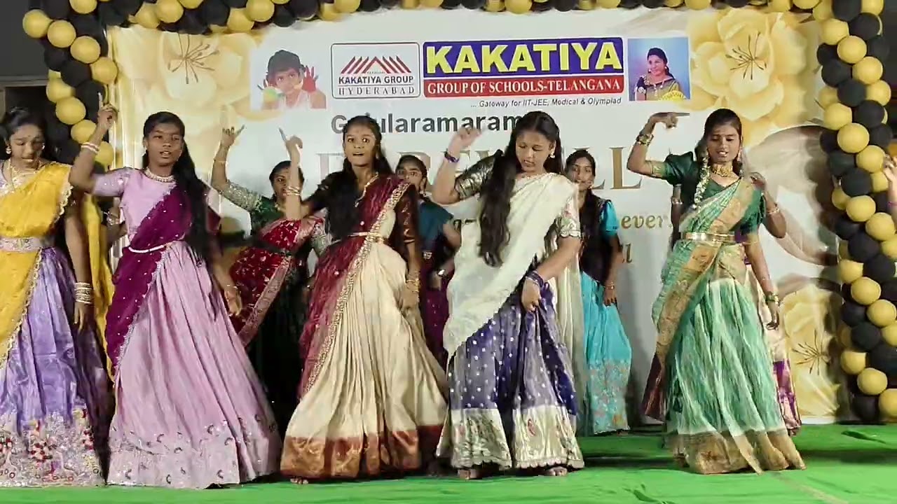 IX class girls dance performance on Farewell Day#kakatiyaschool #gajularamaram #2026
