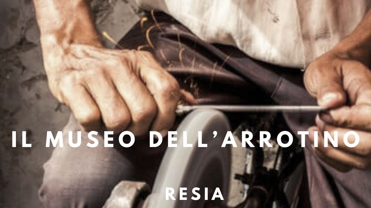 L''arrotino itinerante in bicicletta antico mestiere museo di Resia friulani emigranti stagionali