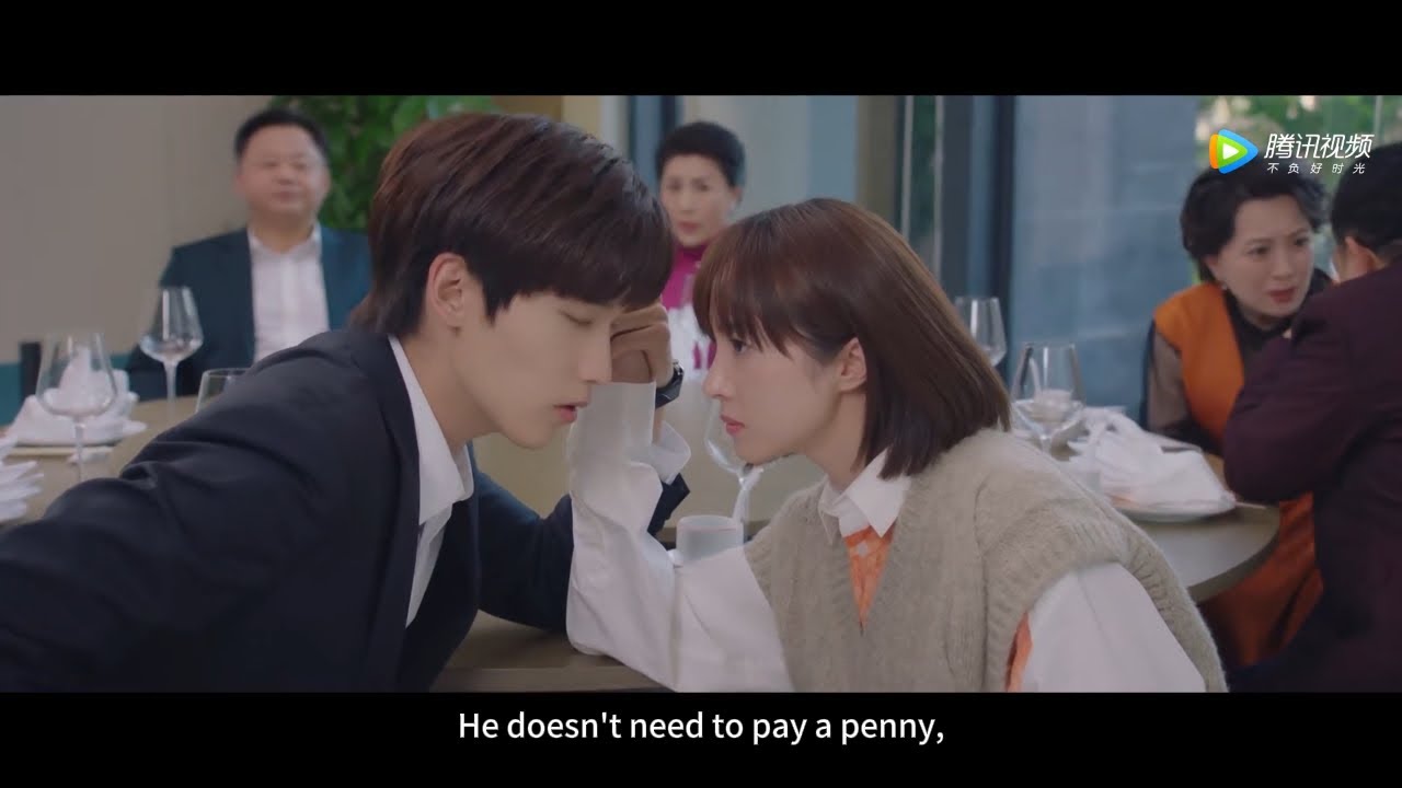 Золушка была шокирована, когда на свидании вслепую оказался ее красивый генеральный директор