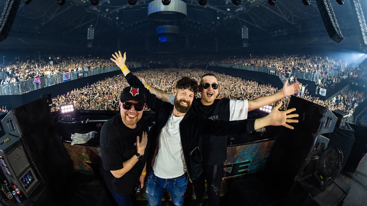 Da Tweekaz & Frontliner - Never Far (Official Hardstyle Video)