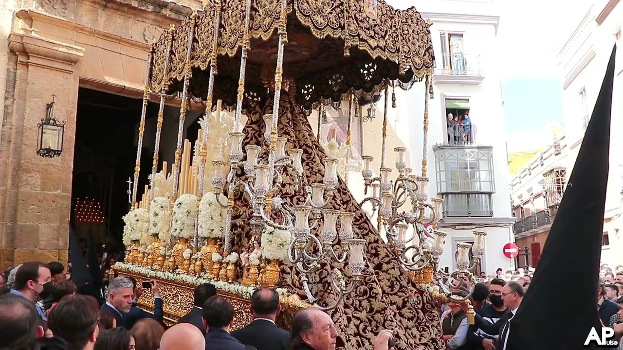 Virgen del Refugio de San Bernardo en la Candelaria 2022 | Semana Santa de Sevilla