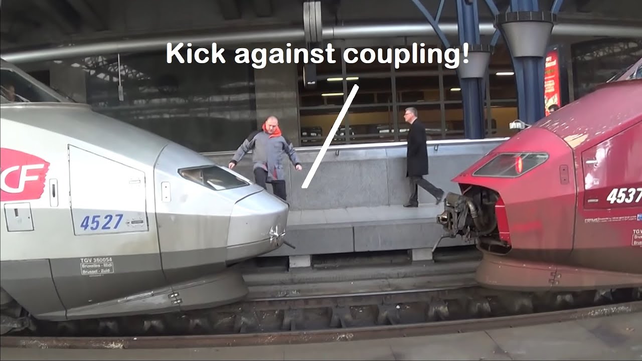 TGV Reseau koppelt met thalys met trap tegen koppeling / TGV Reseau coupling with Thalys