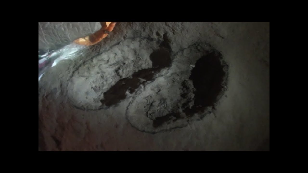 Mustang 2 Chungsi Rangjyon Cave part 1 (foot print of guru Rinpoche) गुरु रिन्पोचे खुट्टाको छाप