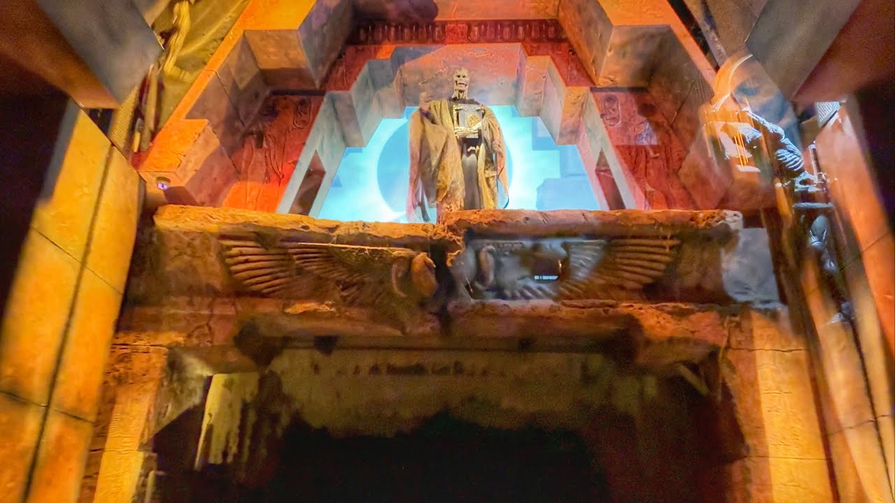 [4K] Extreme Low Light - Revenge of the Mummy at Universal Studios Hollywood Indoor Rollercoaster
