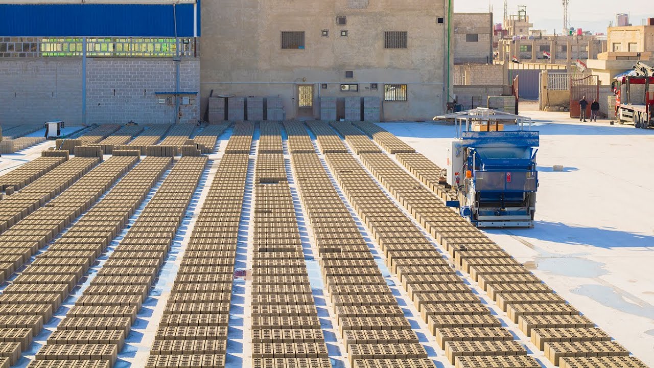 شاهد طريقة صناعة الطابوق الاسمنتي في شركة الطويل اخوان في | سوريا 2022