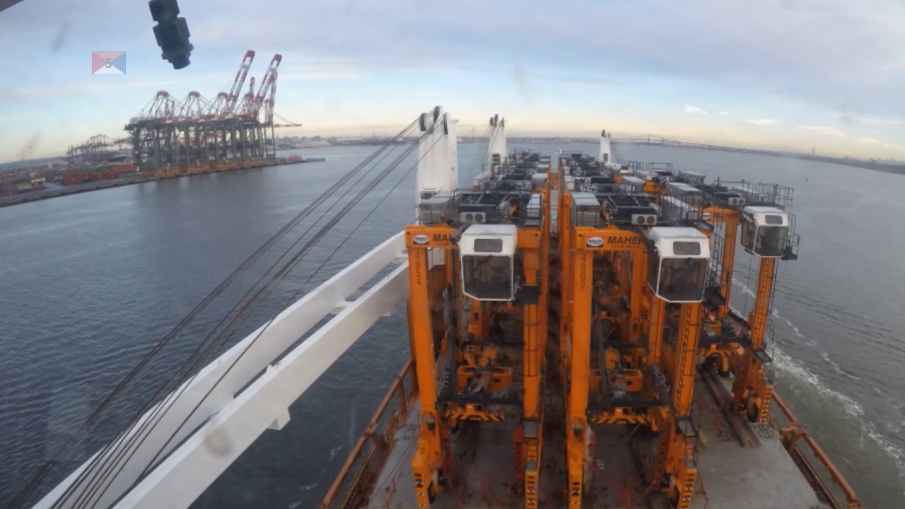 Spliethoff - Straddle carriers to Newark