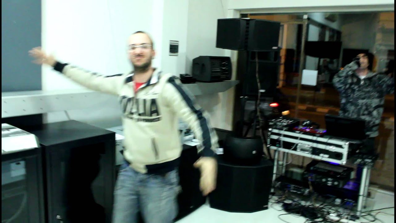Tus - kai me pianoun ta klamata VS Gonidis - mh rwtas pws pernaw