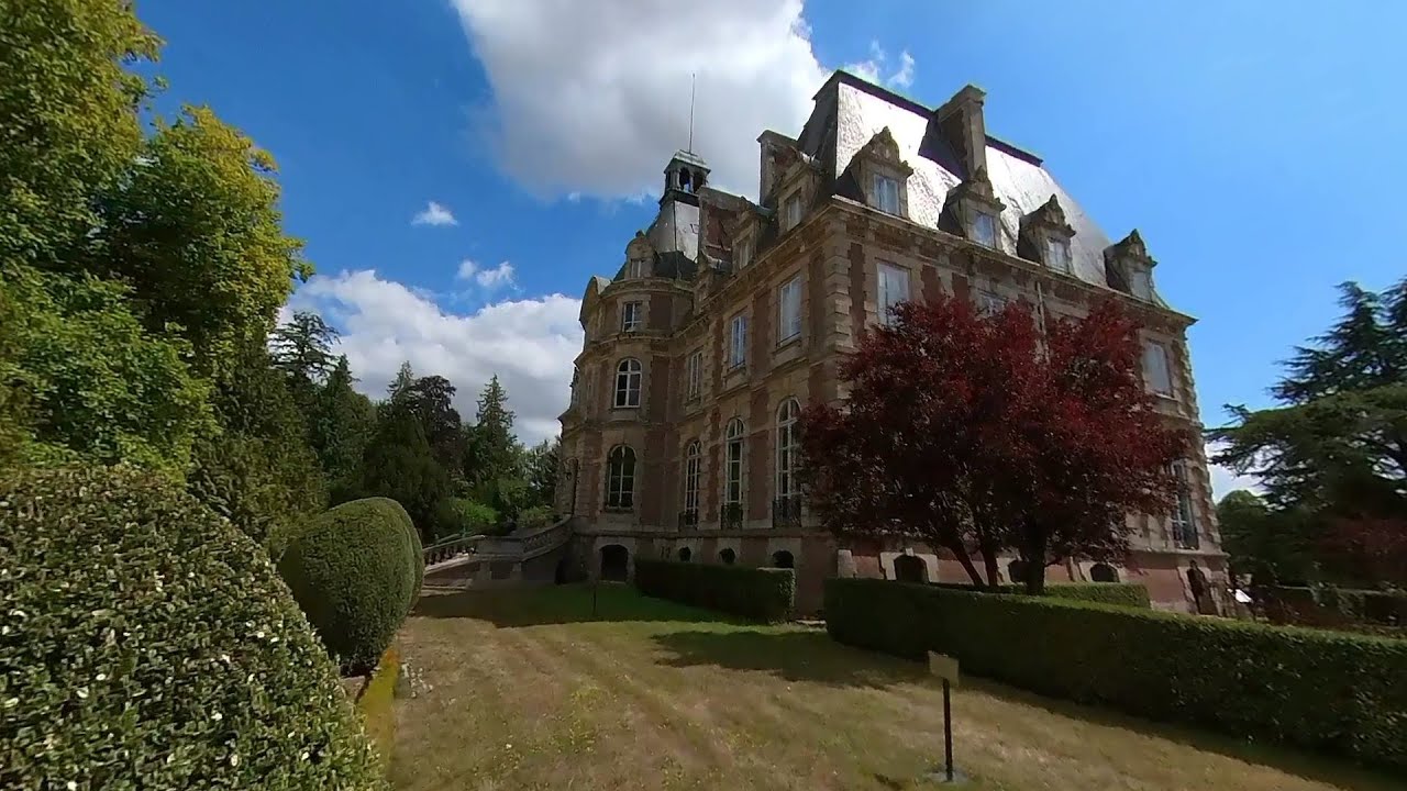 Le Château de la Ferté-Fresnel, Le Château des Rêves, Le Château Opéra