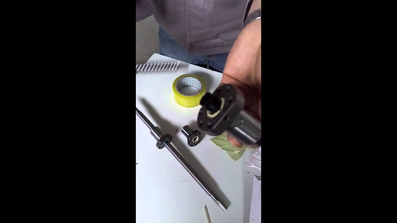 How to install the screw nut on to ball screw rod, China cnc router,