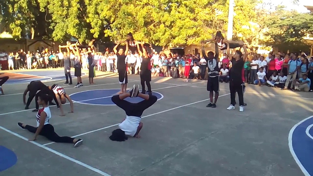 Grupo de gimnasia del Centro educativo la inmaculada fe y alegria, Eddy Jerez