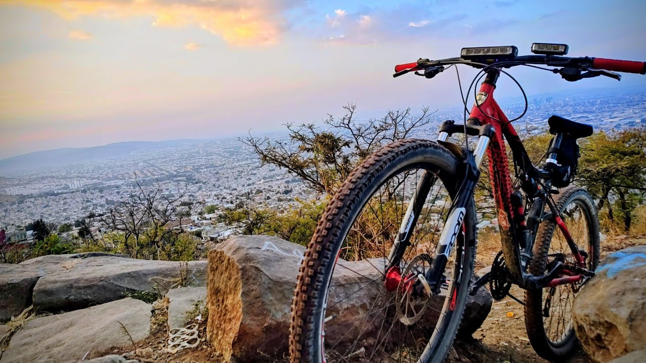 Bajando El Cerro Del Cuatro  