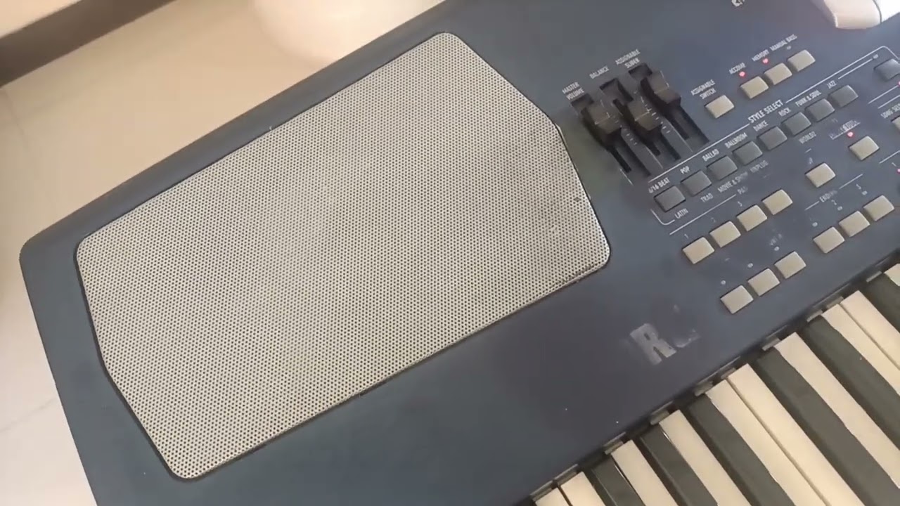 Jual keyboard Korg Pa 500 bekas, kondisi kurang mulus.