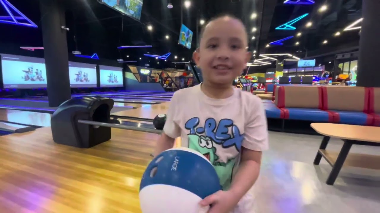 SINGLE PLAYER PLAY BOWLING IN TRINOMA in  Feb 2024, AWESOME!!!