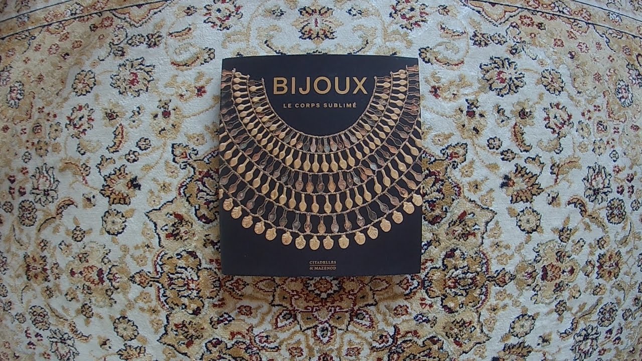 Bijoux: le corps sublim&eacute; | book flip