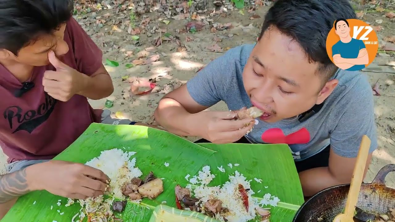 ဝက်သားတောချက်နဲ့ ငရုပ်သီးမီးဖုတ်သုပ်လေး စားကြပါဦး# YZ
