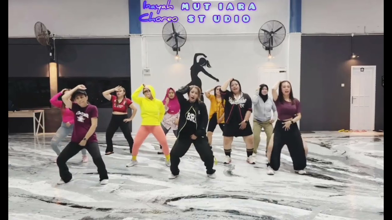 Zumba Pittbull ft Rihana_Midnight urban Soiree | Zin Inayah Choreography 