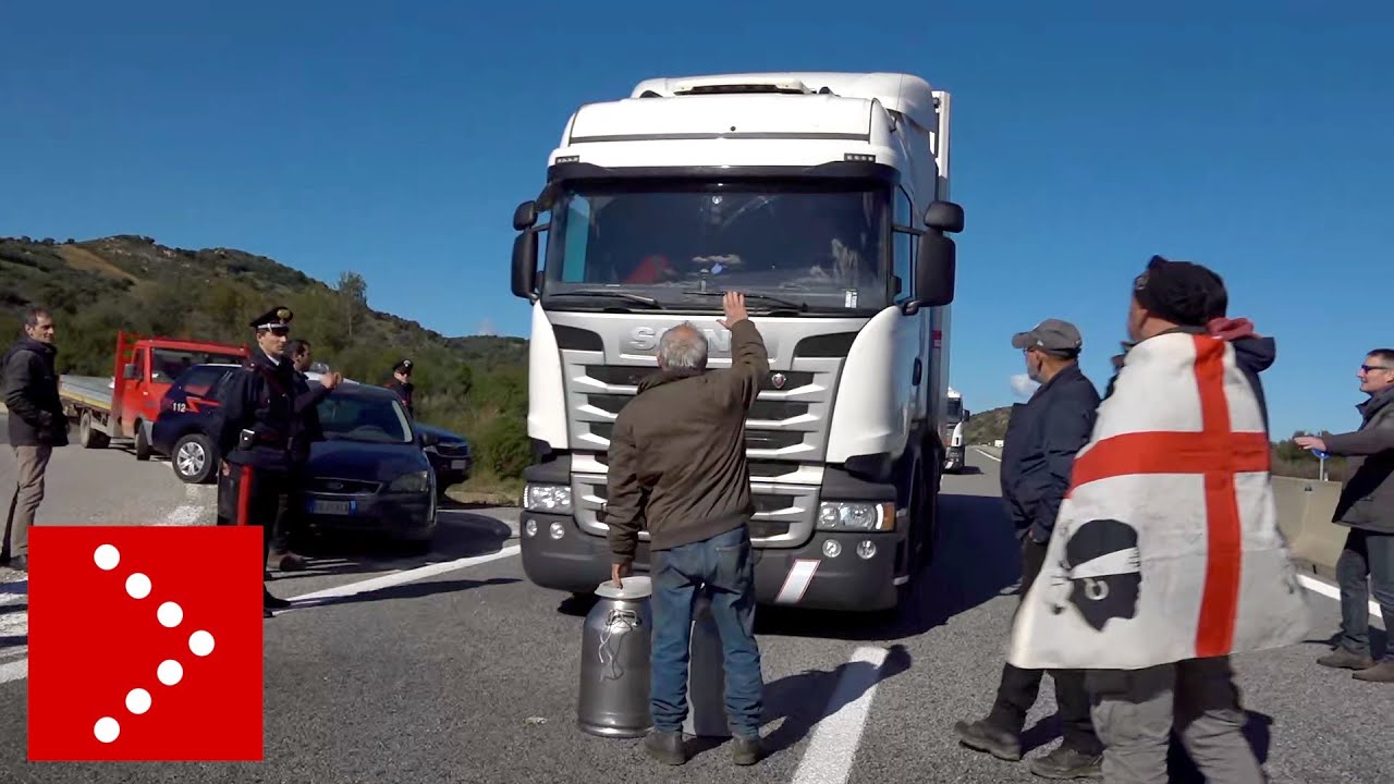 Rivolta del latte, blocco dei tir in transito sulla 131 in Gallura