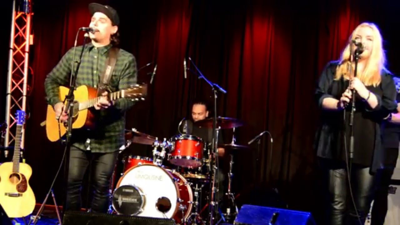 Danni Elmo - Vilde hjerter (live Portalen)