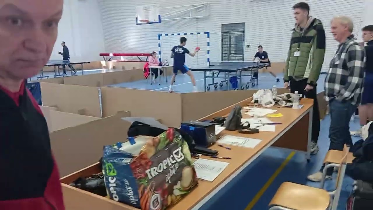 Sportska dvorana u Vranjaku.Prvenstvo prve lige RS U STONOM TENISU.
