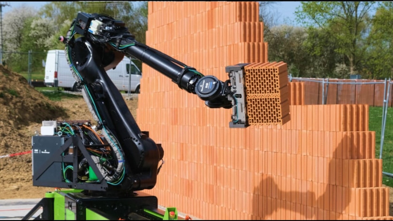 Watch robots build houses at incredible speed. 3D printing meets AI.