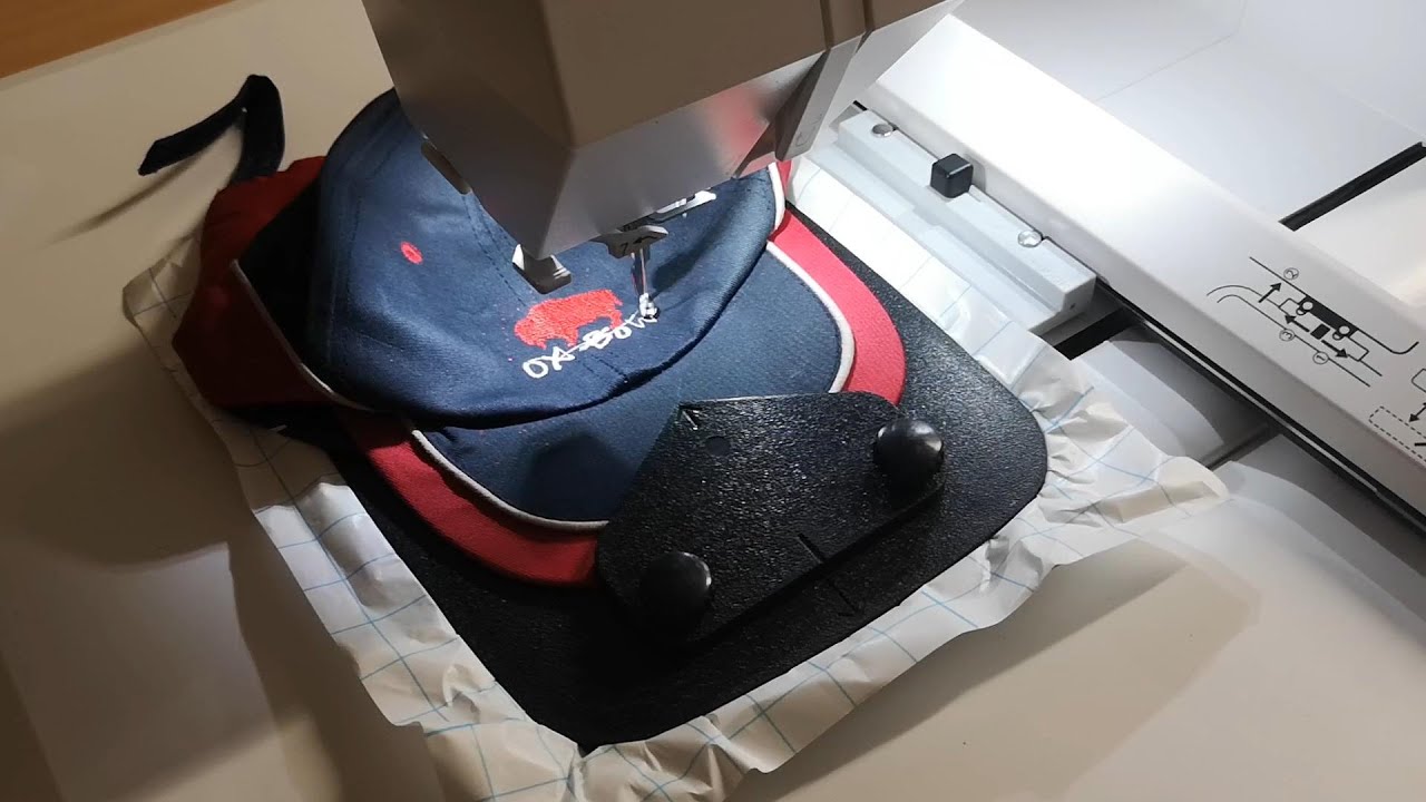 Basball Cap mit der Janome MC550E und einem Kappenrahmen besticken