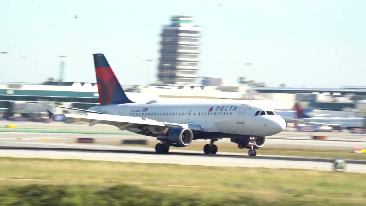 Heavy jets Landing and takeoffs at LAX Airport