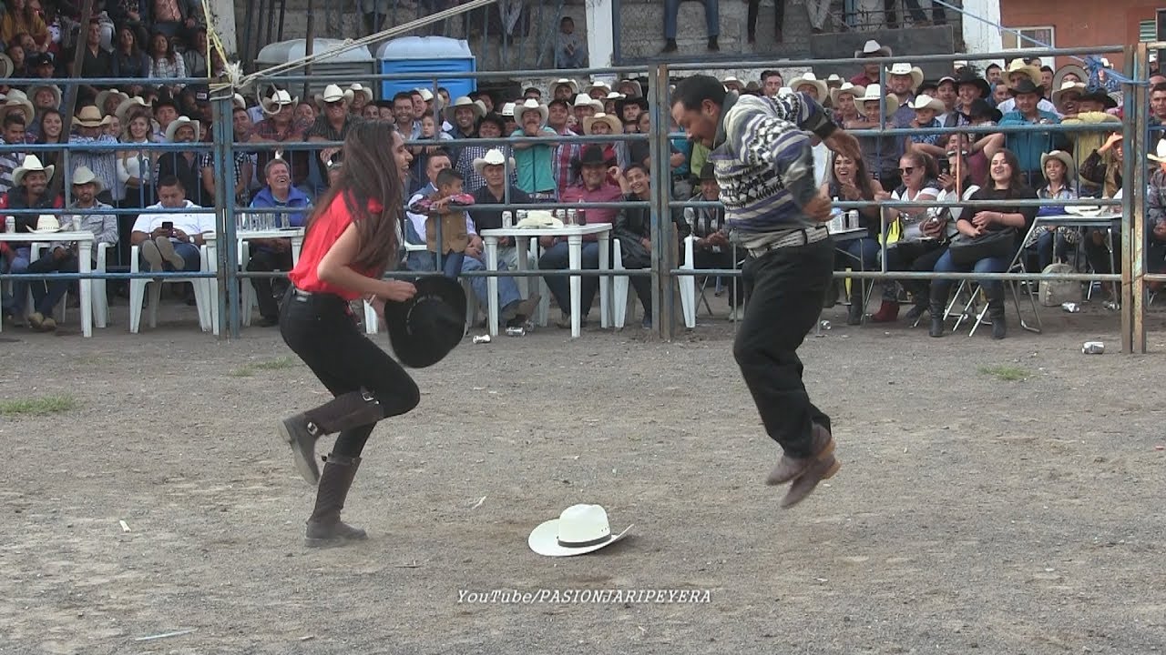 ¡ASÍ SE BAILA EN MICHOACÁN! EL CHUPACABRAS CON BANDA CRUZ DE LA CANDELARIA