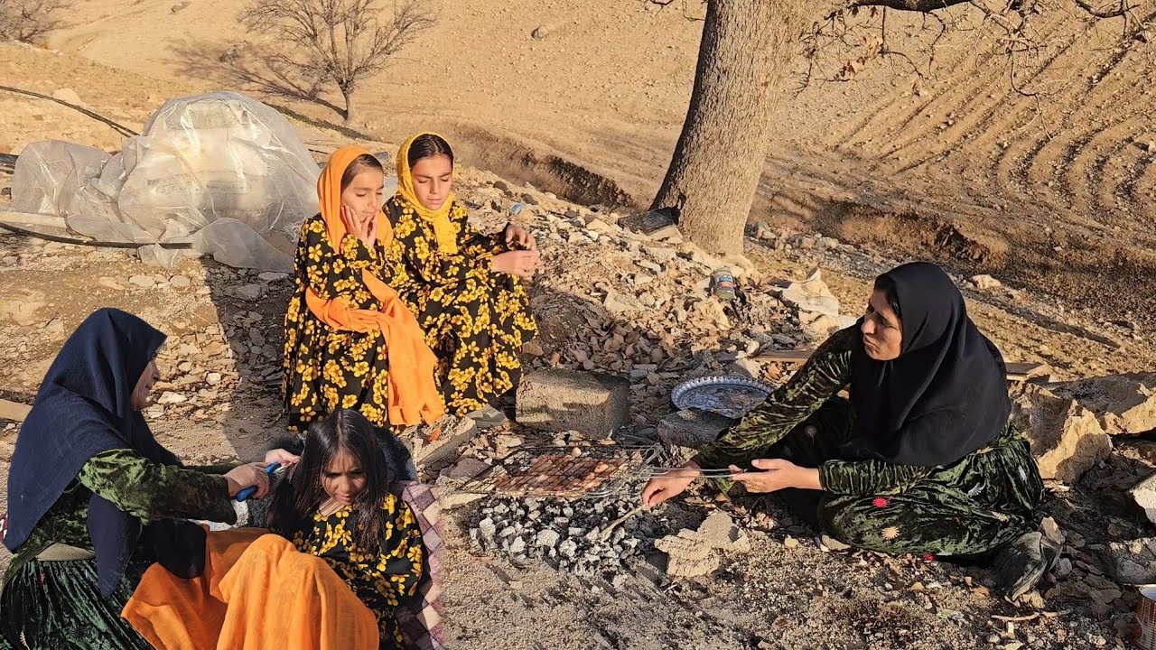 Gol Afrooz's love for girls who are not his children, from cooking to combing their hair