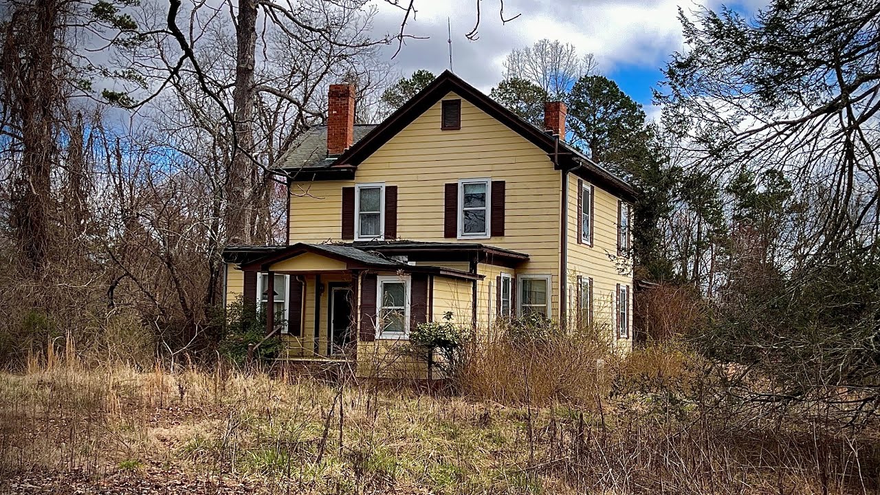 The Untouched Forgotten James House Left Abandoned in the Mountains of West Virginia *Built 1888
