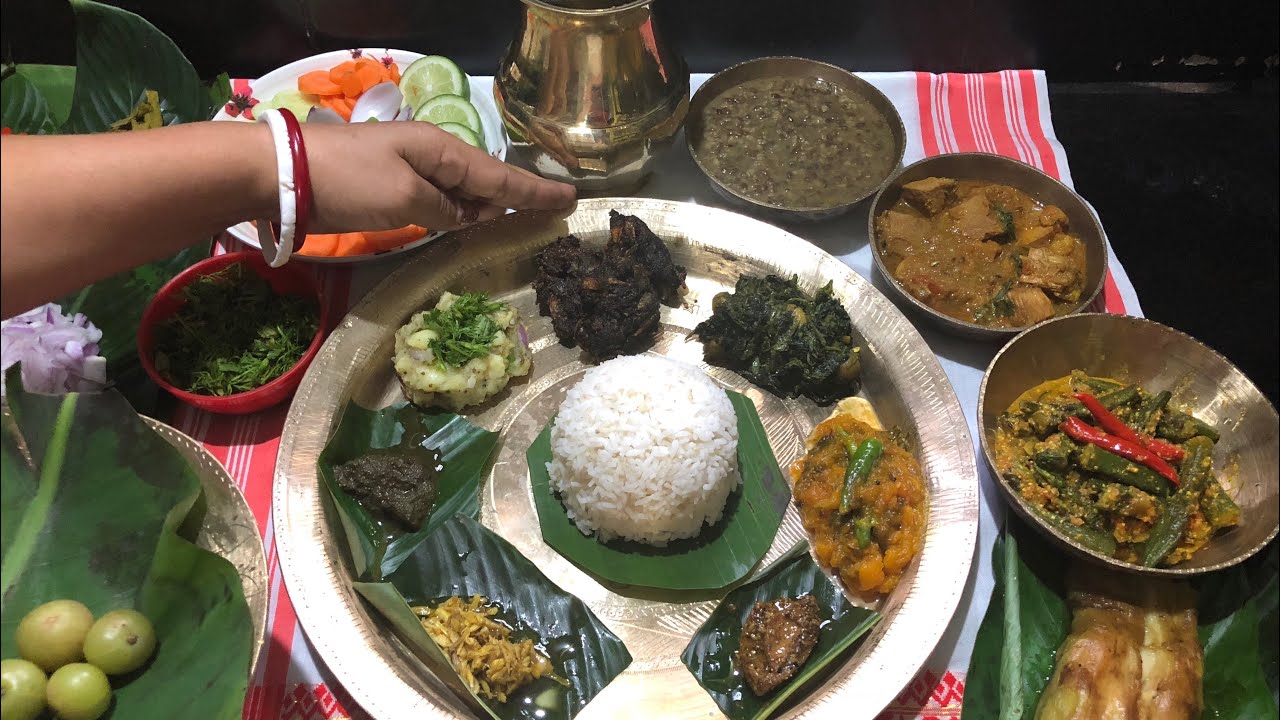 Assamese Veg Thali Ethnic Food  থলুৱা অসমীয়া নিৰামিষ কাঁহী  থলুৱা শাক-পাছলি Tastes of Village Food