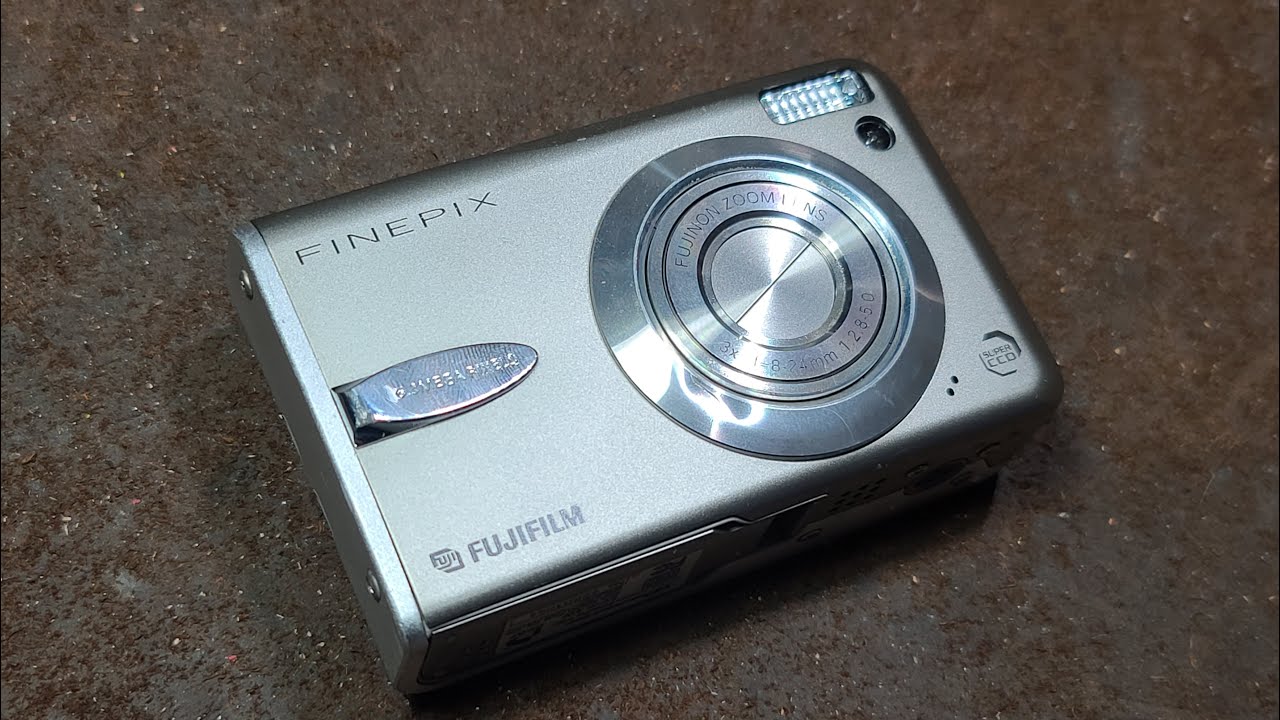 Fuji FinePix F30 Pocket Camera Compete Teardown