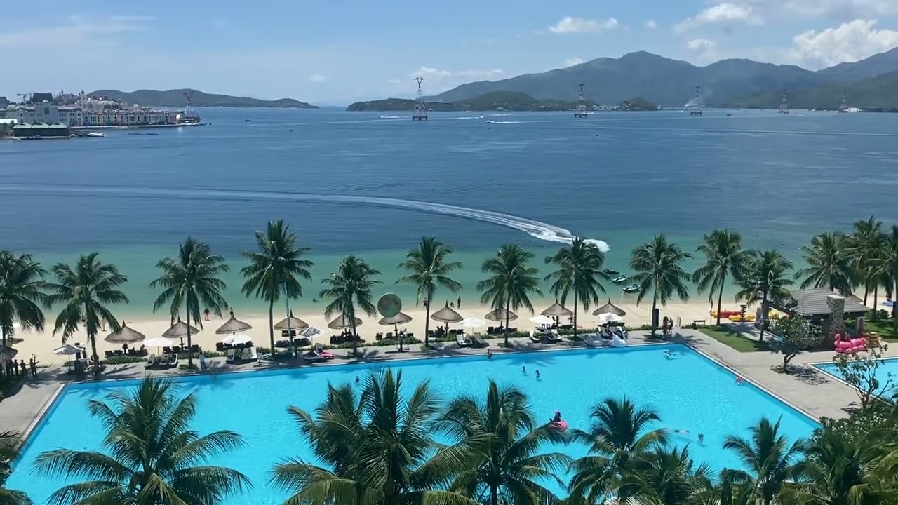 Vinpearl Nha Trang Bay Resort & Spa - Review căn trực diện Biển & bể bơi chính - du lịch trải nghiệm
