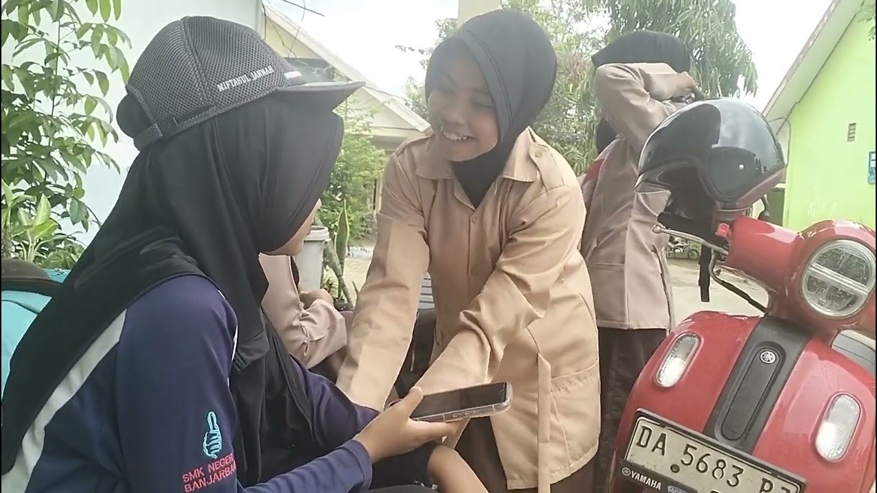 Ngantar mbak Metha sek bolo latihan 