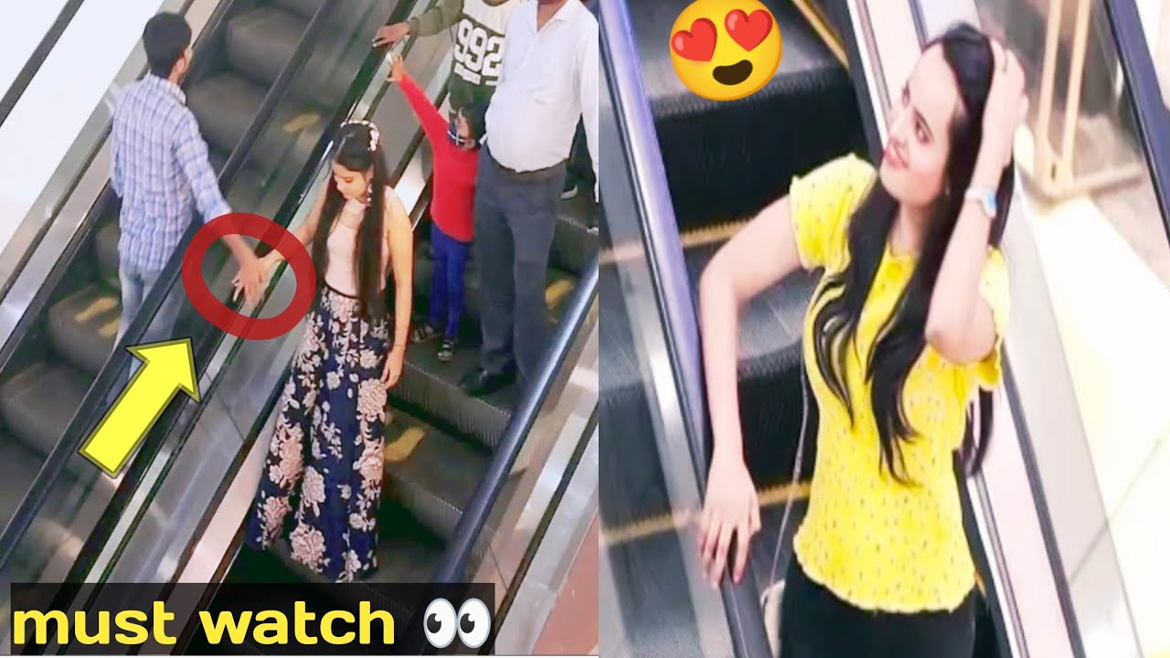 😍Touching Strangers Hands On The Escalator || Touching Hands On The Escalator 2021❤️