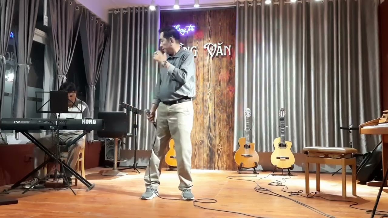 Ca khúc.Đời tôi chỉ yêu một người (Huỳnh Anh)đó(Trung Hồ) thực hiện tại phòng trà Đồng Văn bình định