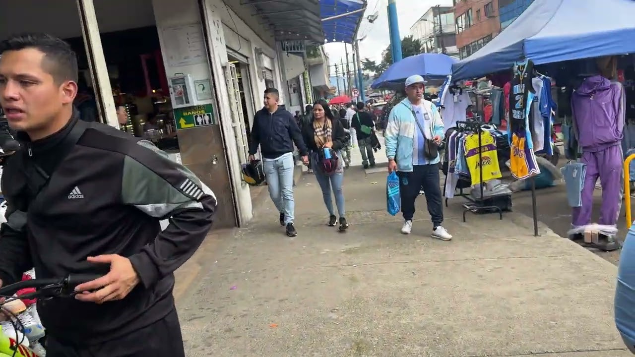 SAN ANDRESITO SAN JOSE BOGOTA - AREA DE ZAPATOS