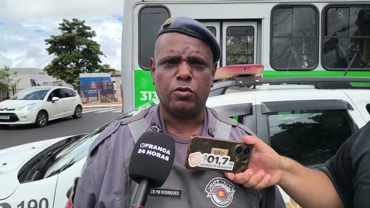 Colisão entre carro e ônibus deixa trânsito lento e feridos no Redentor