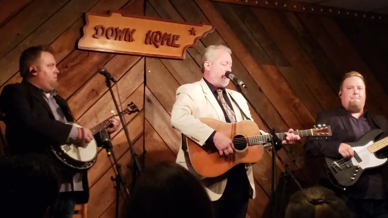 Russell Moore & Doyle Lawson - She's Walking Through My Memory - 7.30.21 - the Down Home