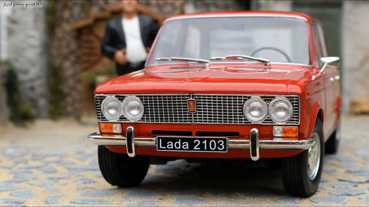 1:18 Lada 1500 2103 1975, bright red - Triple9 [Unboxing]