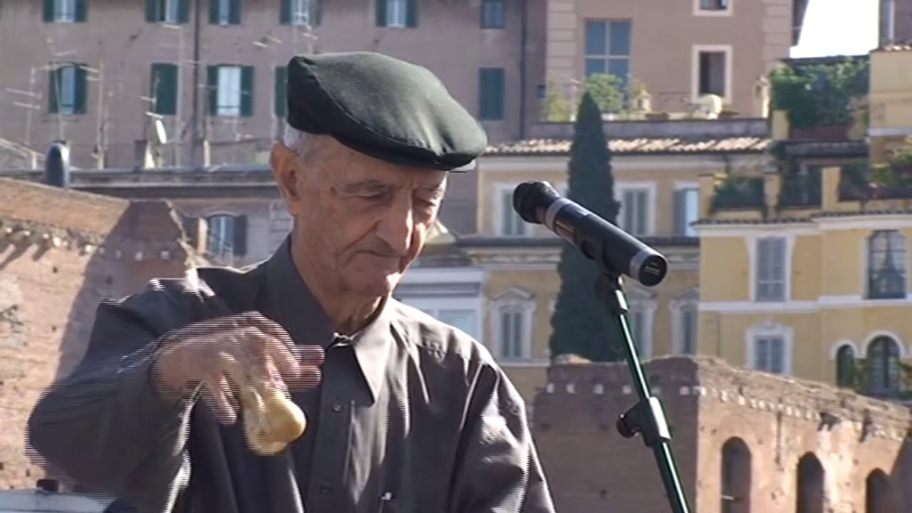I Cantori di Carpino con il Maestro Antonio Piccininno
