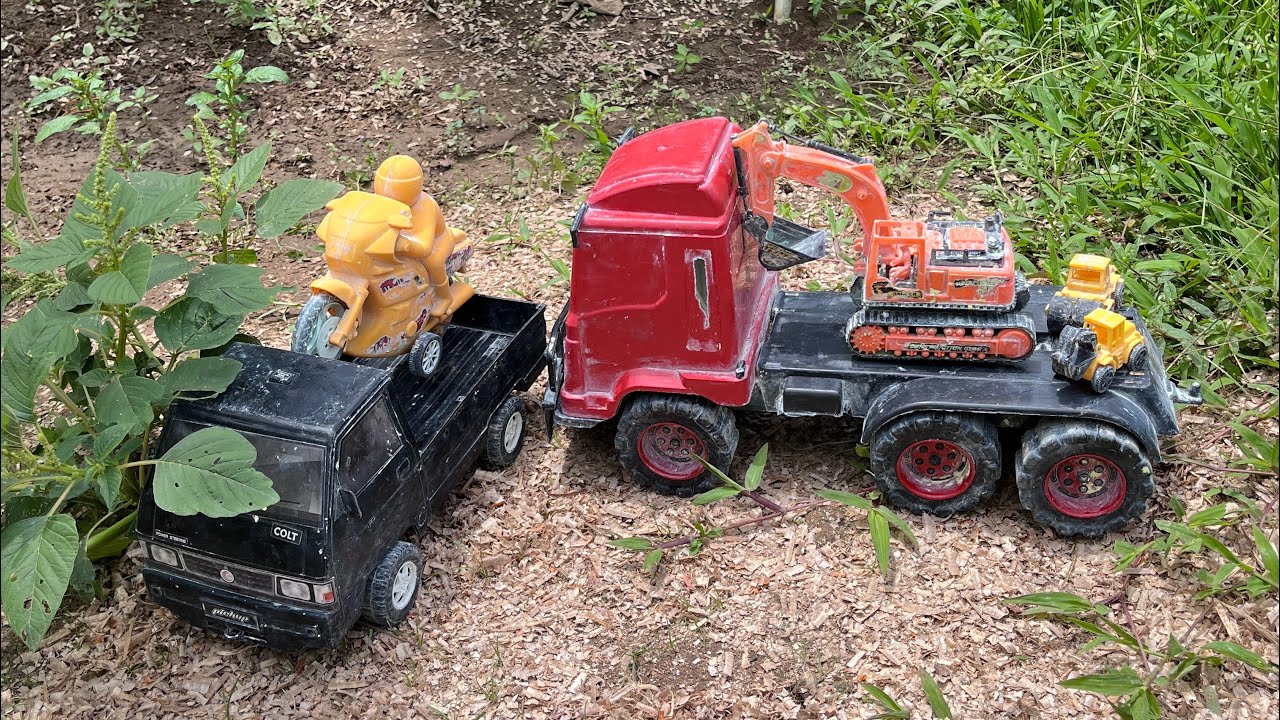 Menemukan Mainan Mobil Balap, Truk Molen, Kereta Api, Tank Baja, Bus Telolet, Pesawat, Excavator.