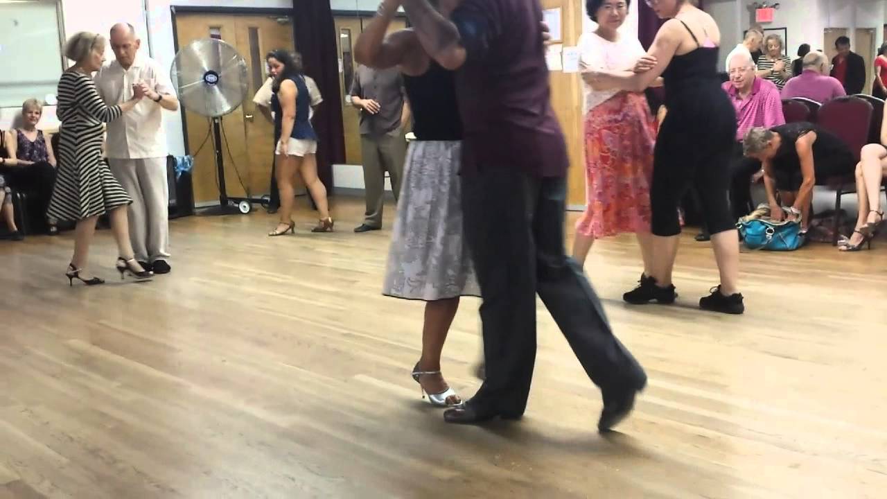Argentine tango Práctica: Andres Bravo - Milonga step - 