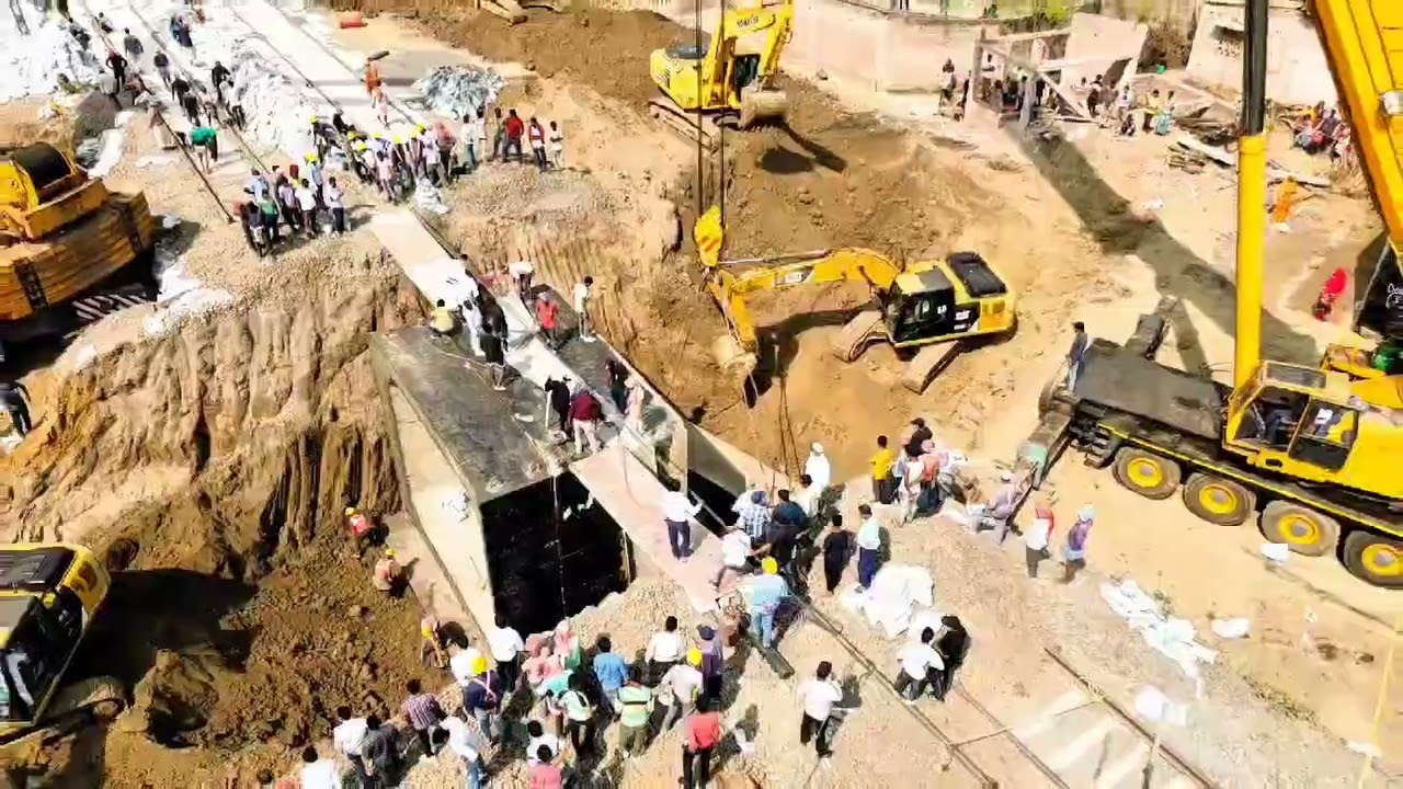 Indian railway project 😊🏗️🏗️#crane#likeandsubscribe #india #railway #cament #yotutubvideo