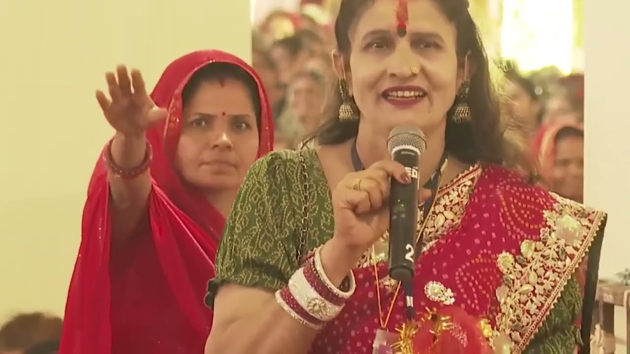 एक लाल कपड़े में 9 सिक्के रखने है - चारों तरफ से बरसेगा पैसा