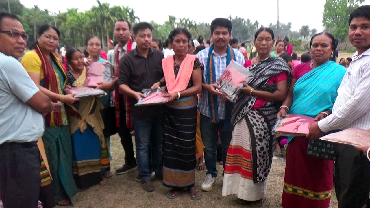 TWF Organizes Courtyard Gatherings; Distributes Essential Supplies